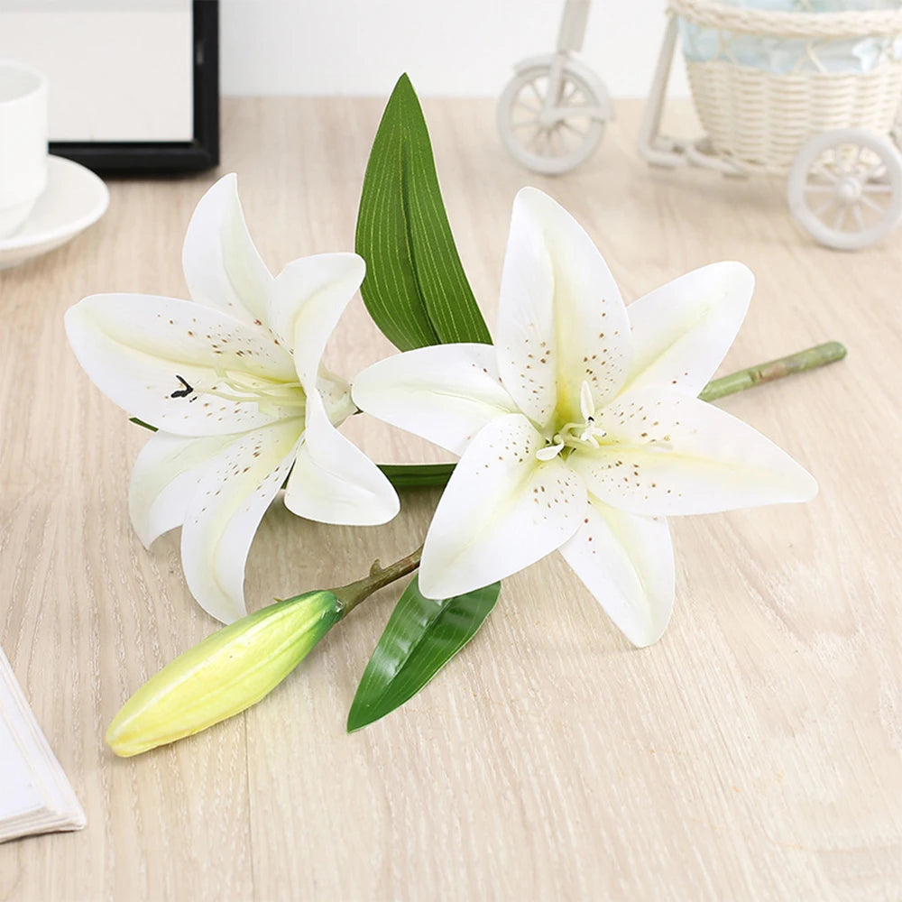 Plantes à fleurs artificielles (2 branche de lys et 1 bourgeon)