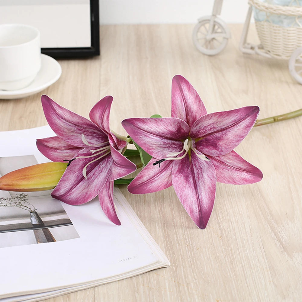 Plantes à fleurs artificielles (2 branche de lys et 1 bourgeon)
